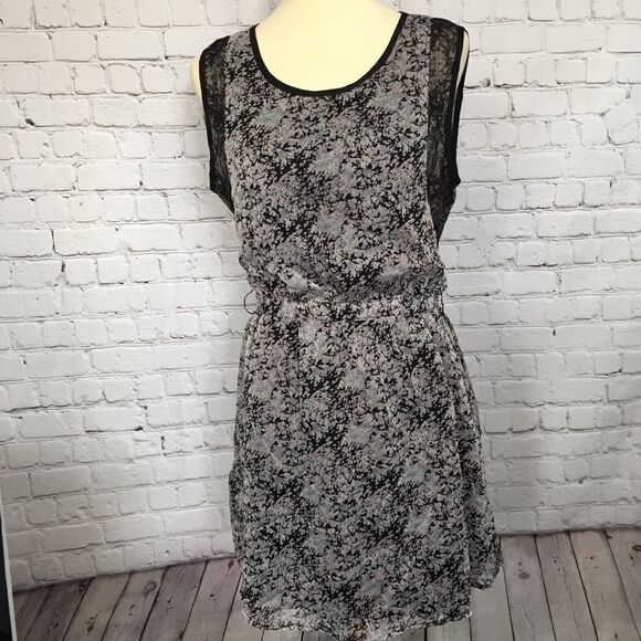 M M COUTURE BY MISS ME LACE TRIMMED DRESS - Picture 3 of 8